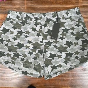 Monrow supersoft star camo shorts